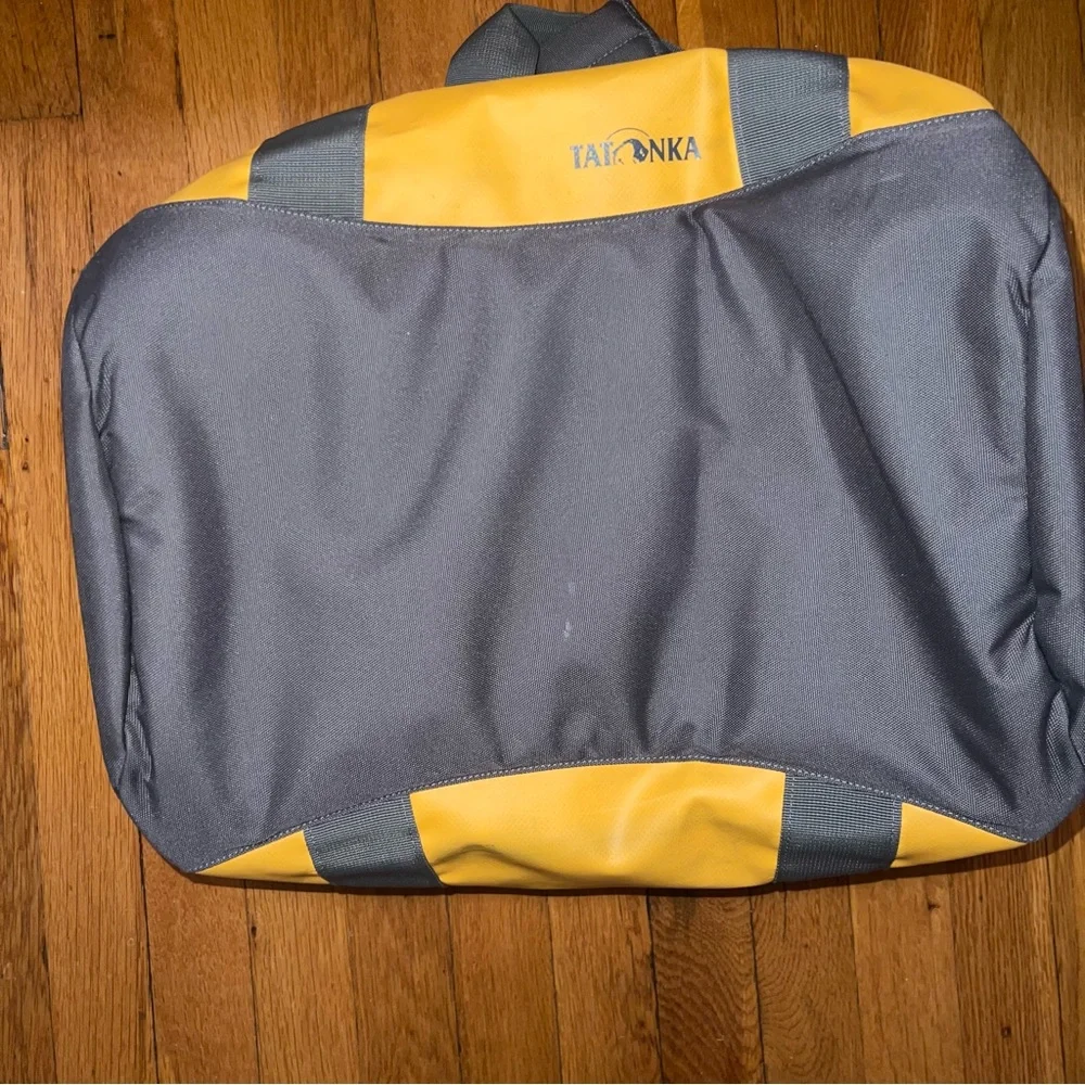 Tatonka Barrel XS Travel bag with removable shoulder strap. Excellent condition.